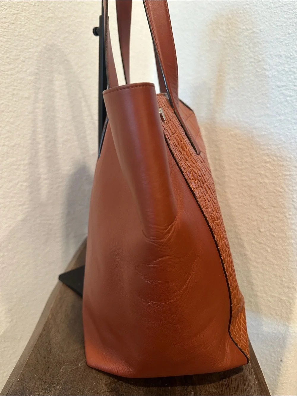 Vince Signature V Croc-Embossed Leather Tote Color Cognac